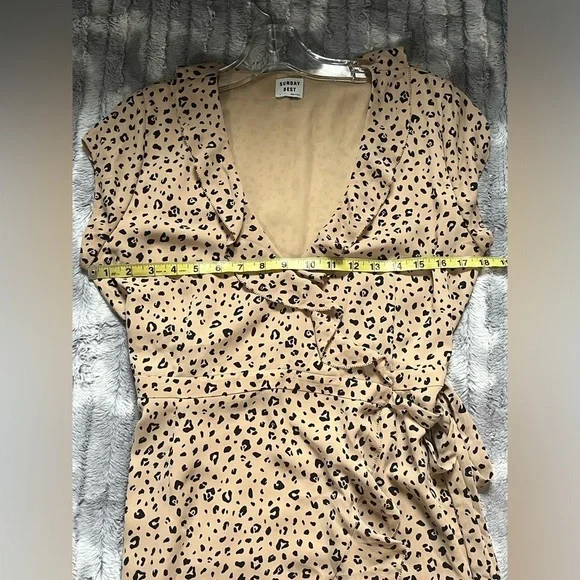 Aritzia Sunday Best Savoy Wrap Dress Size 4 - Picture 6 of 12